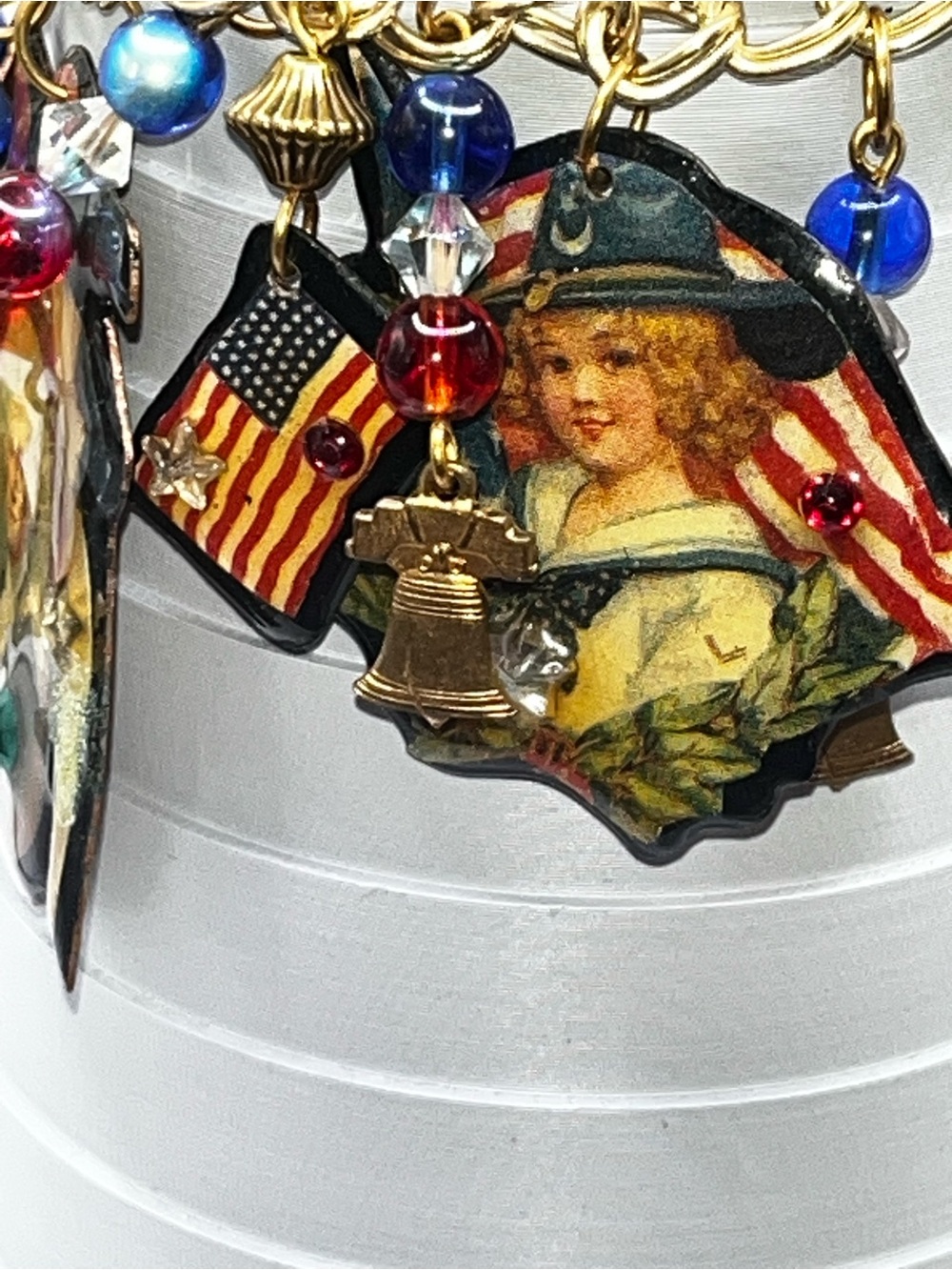 RARE!! Designs From The Deep decoupage Patriotic Americana Charm Bracelet - Picture 10 of 16